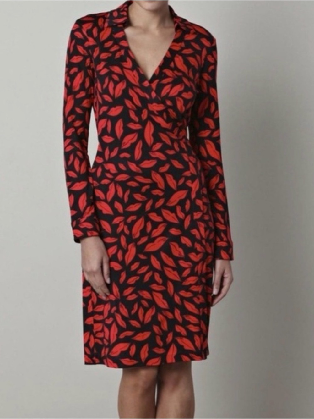 Diane von Furstenberg Lips Wrap Dress 100%Silk jersey, size 6 - Picture 14 of 14